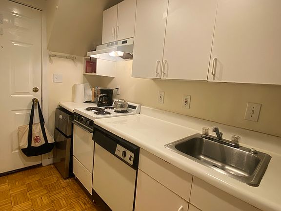 4th image of 20 Phillips St APT 2