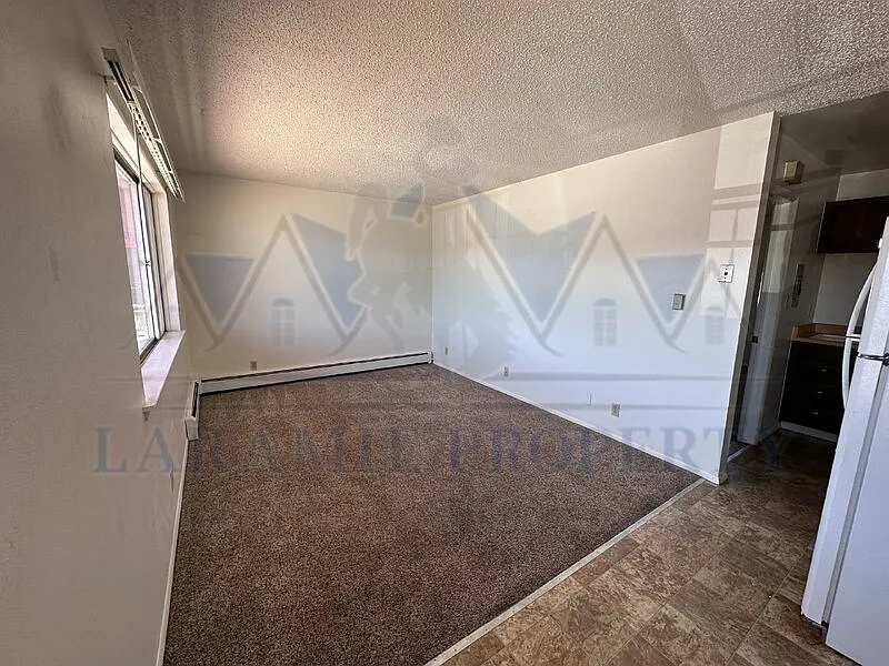 Building Photo - 702 Downey St #2