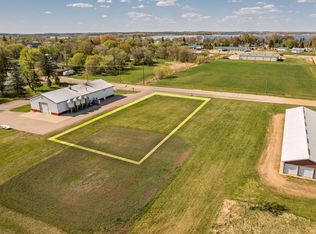 302 E Pike St, Osakis, MN 56360