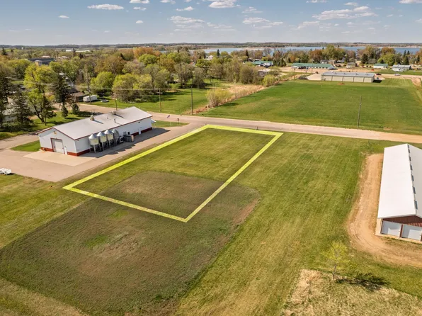 302 E Pike St, Osakis, MN 56360
