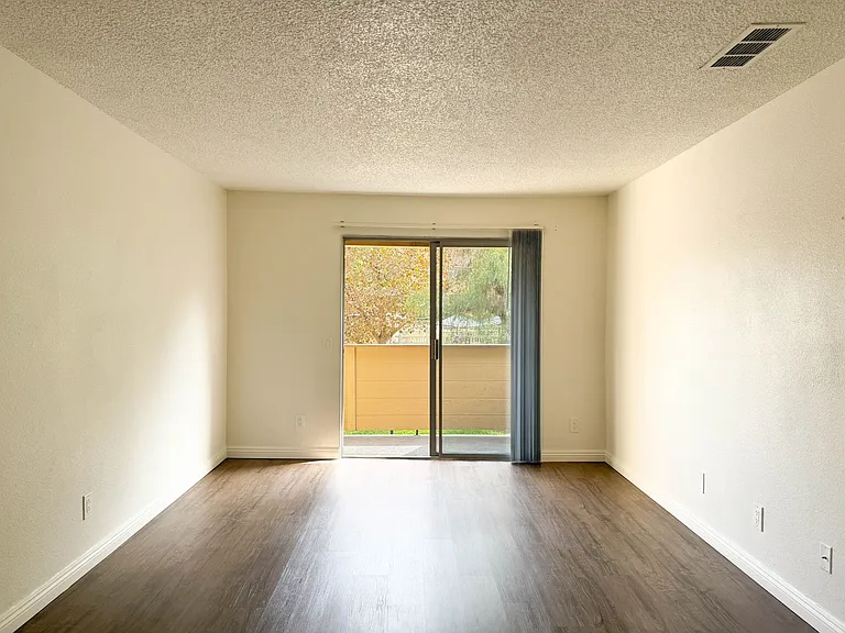 Peppertree Apartments — Photo 17