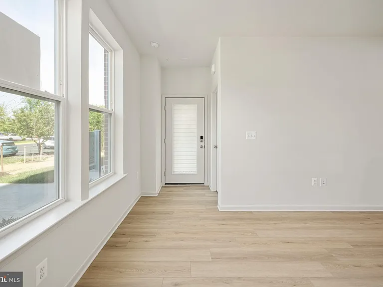 2630 Neabsco Common Pl — Photo 3