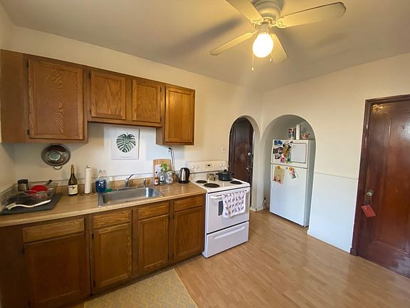 3rd image of 5010 Oleatha Ave #2E