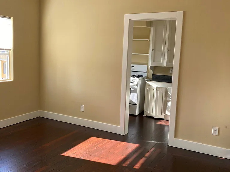 4525 Fountain Ave #105 — Photo 12