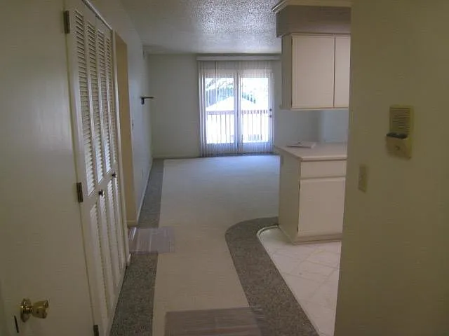 25 Lincoln Ave #5 — Photo 1
