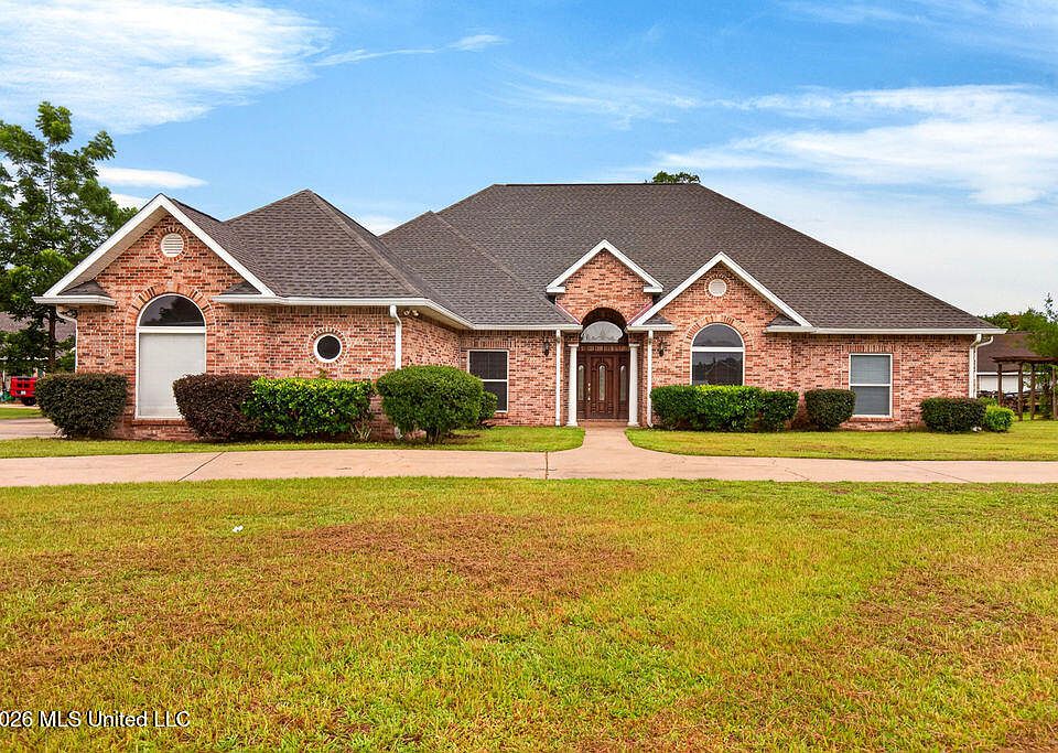 1st image of 18241 Robinwood East Dr