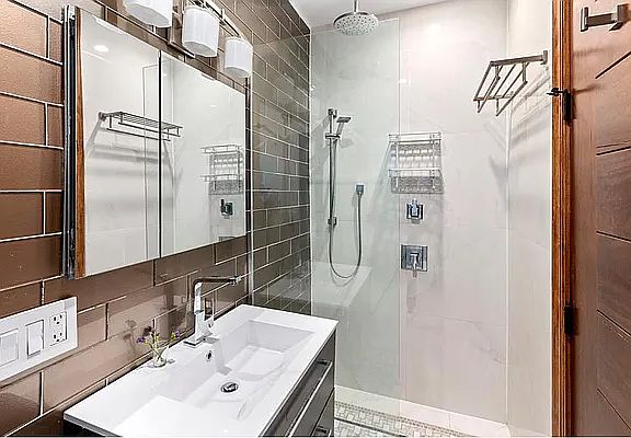4th image of 318 W 36th St #2B