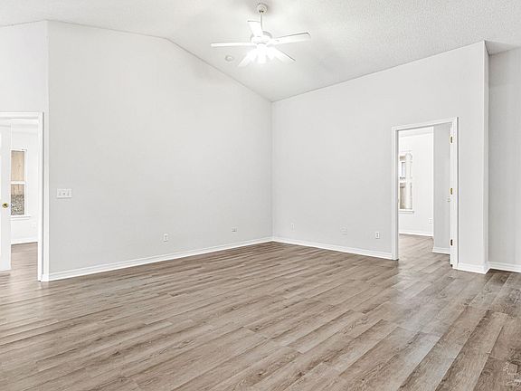 3rd image of 1523 Galvin Ave