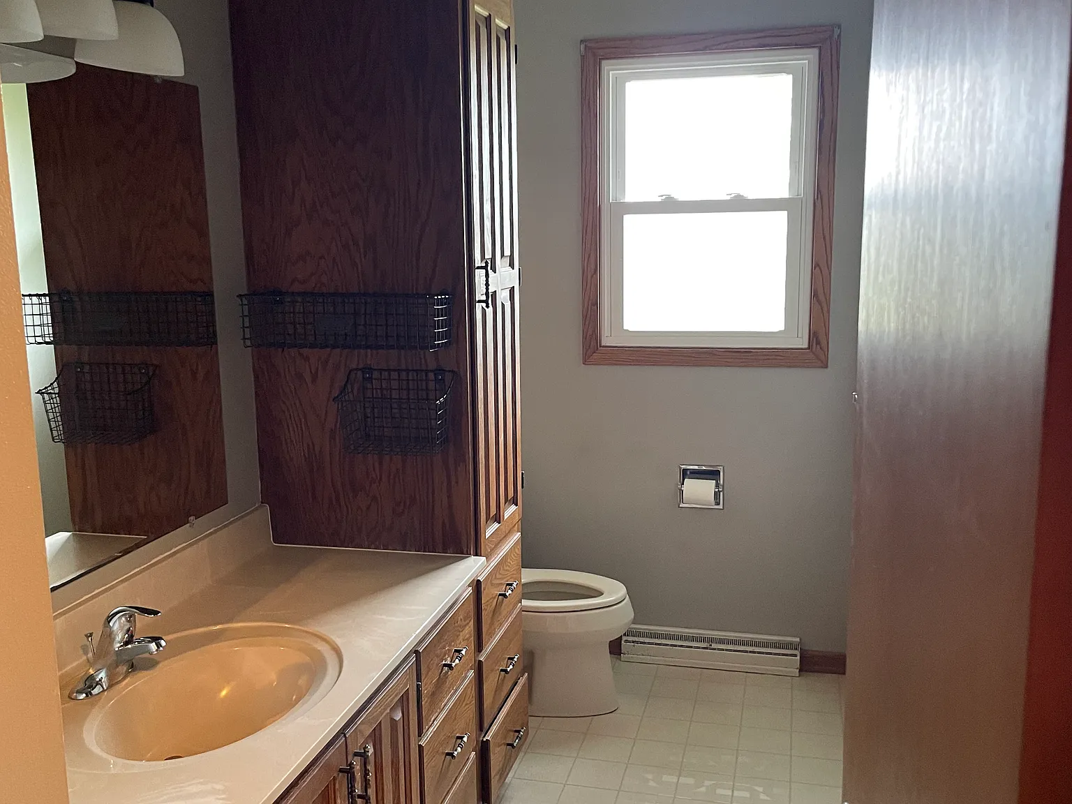 3 bed, 1500 sqft, $2,400 — Photo 3