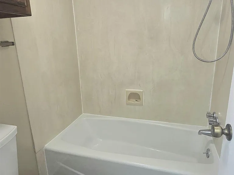12119 Mallory Ave — Photo 20