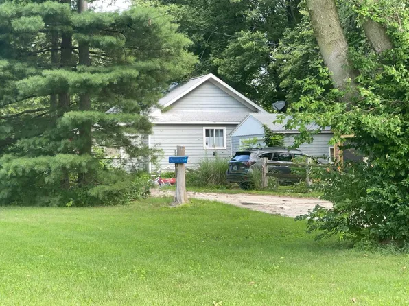 11915 N Riverview Rd, Chillicothe, IL 61523