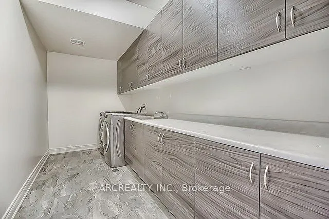 79 Baldry Ave — Photo 44