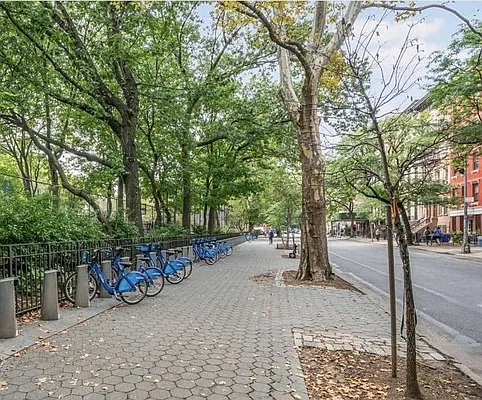 Rented by Keller Williams NYC | media 31