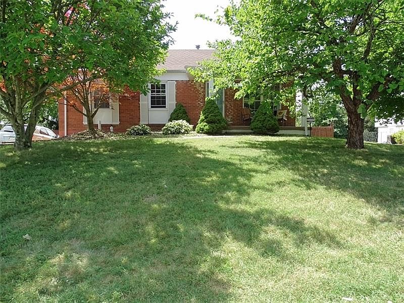1st image of 320 Country Hills Dr