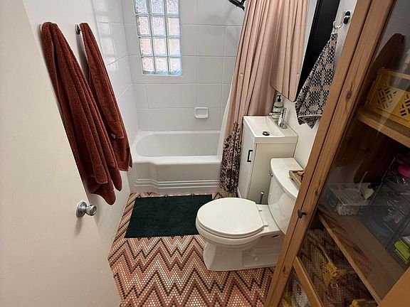 4th image of 856 E VINE Avenue