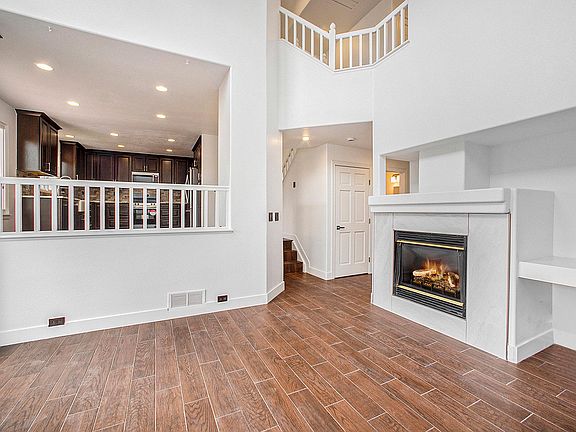 5th image of 8438 Bluegrass Cir
