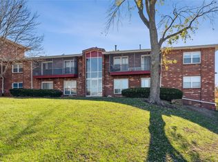10356 Forest Brook Ln APT F, Saint Louis, MO