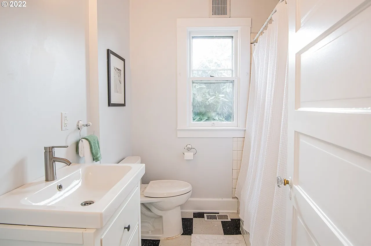 3919 SE Grant Ct — Photo 2