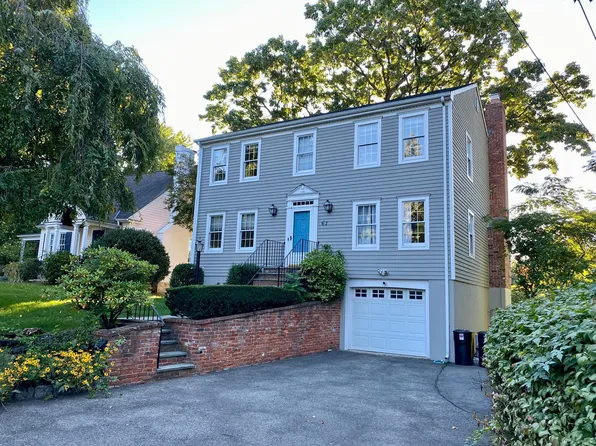 61 Richmond Dr, Old Greenwich, CT 06870
