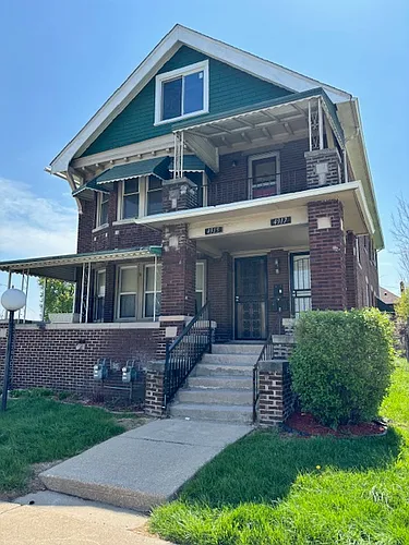 4915 Maplewood Ave Photo 1