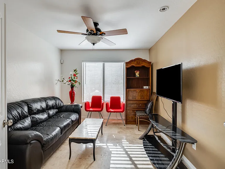 2022 E Wahalla Ln — Photo 6