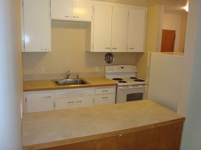 1st image of 6805 Woodlawn Ave NE APT 12