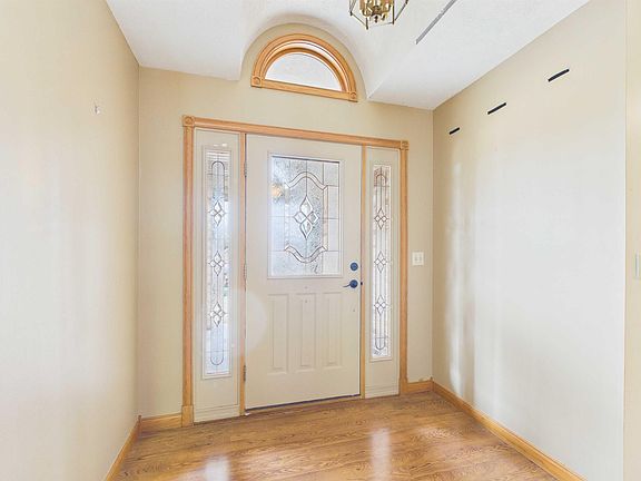3rd image of 407 Holly Grove Dr