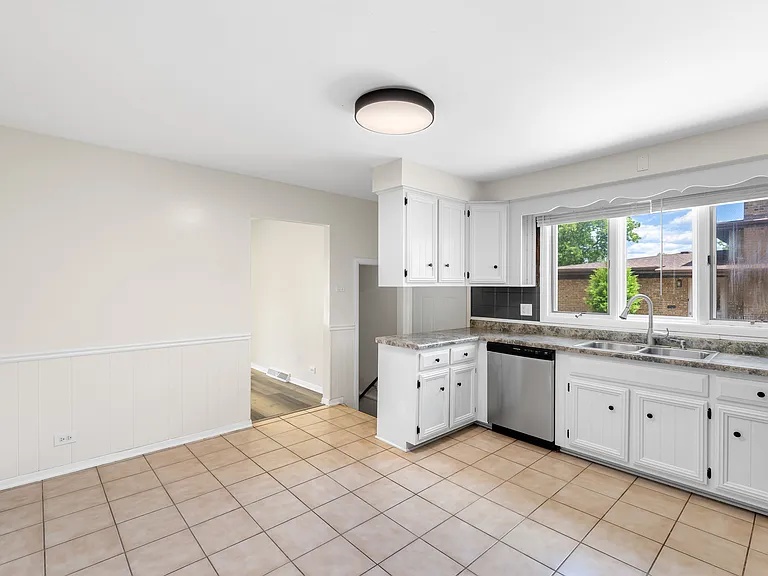 116 Kingston Pl — Photo 12