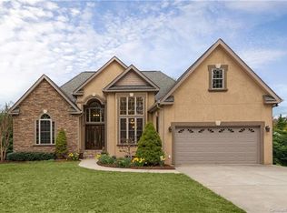 135 Williams Rd, Fletcher, NC 28732