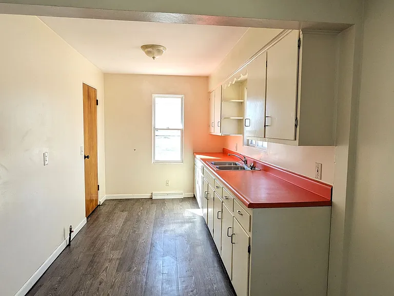 1741 Roberts St — Photo 4