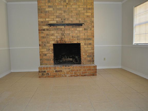 4th image of 618 Highland Ave #A