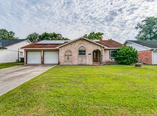 15803 Blackhawk Blvd, Friendswood, TX 77546