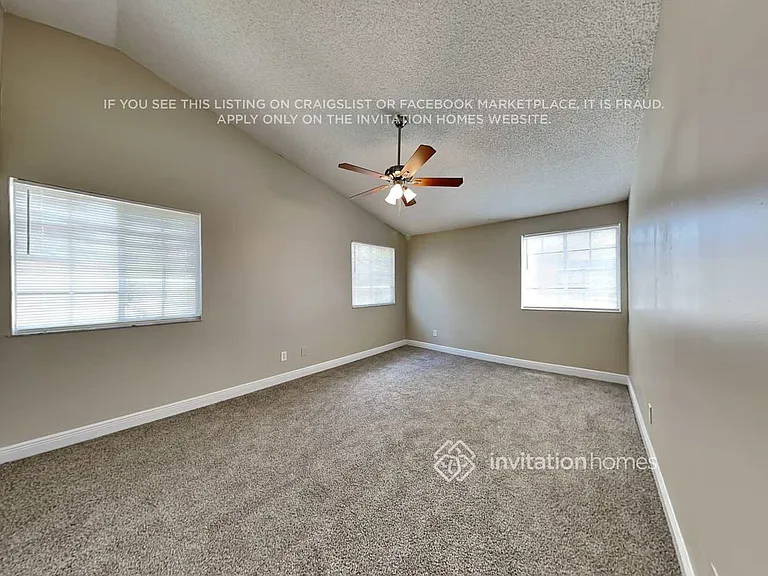 10129 SW 223rd Ter — Photo 10