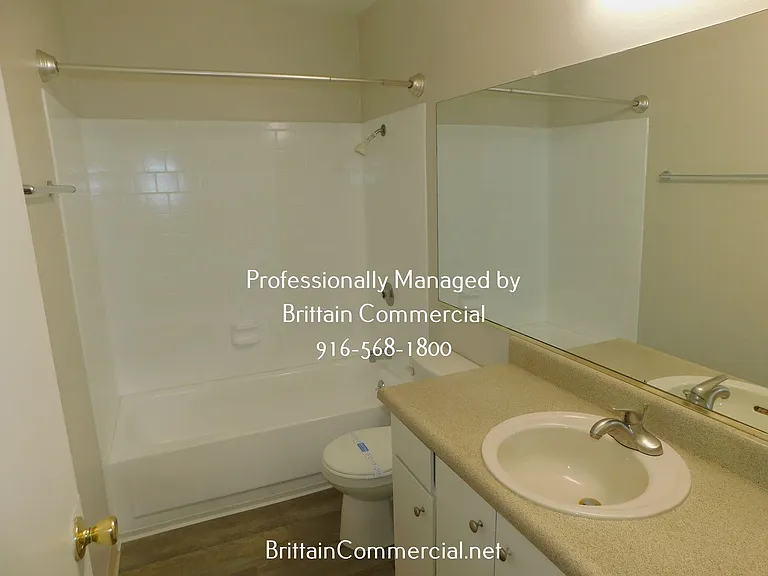 2818 O St #15 — Photo 10