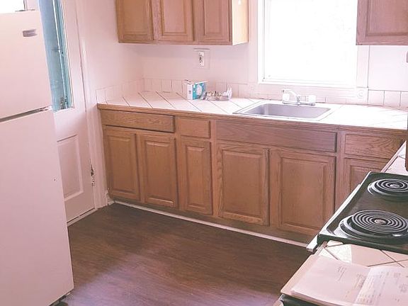 3rd image of 602 N Prospect St