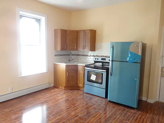 Rented by Blue Egg Realty Corp | media 10