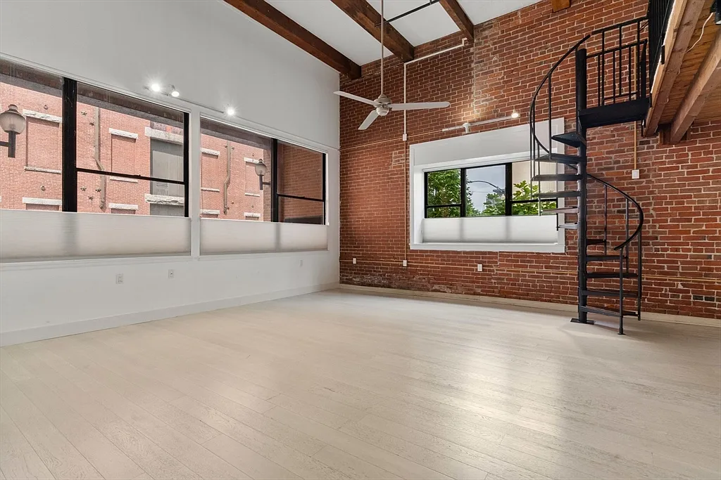 2 bed, 1.0 bath, 1175 sqft, $4,750 — Photo 4
