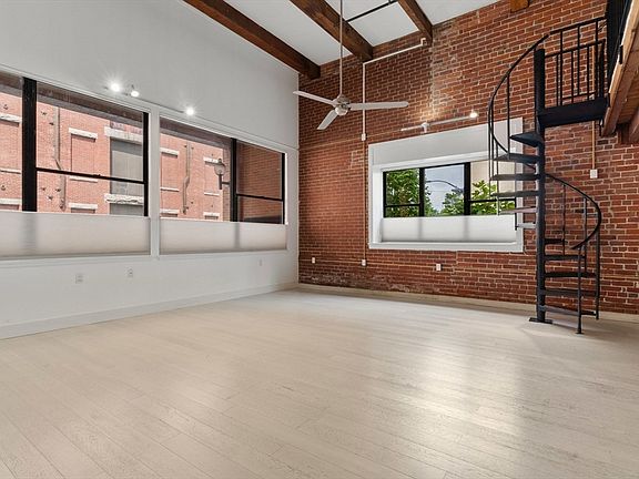 4th image of 15 Sleeper St APT 106