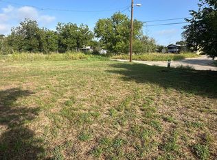 111 Martin St, Luling, TX 78648