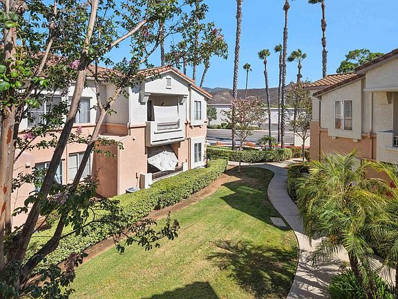 4th image of 11454 Via Rancho San Diego Unit 208