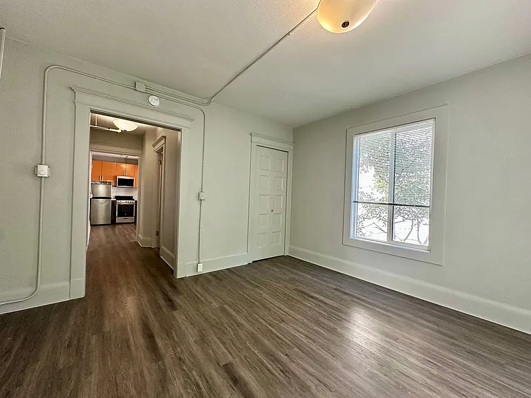 814 Columbia St — Photo 31