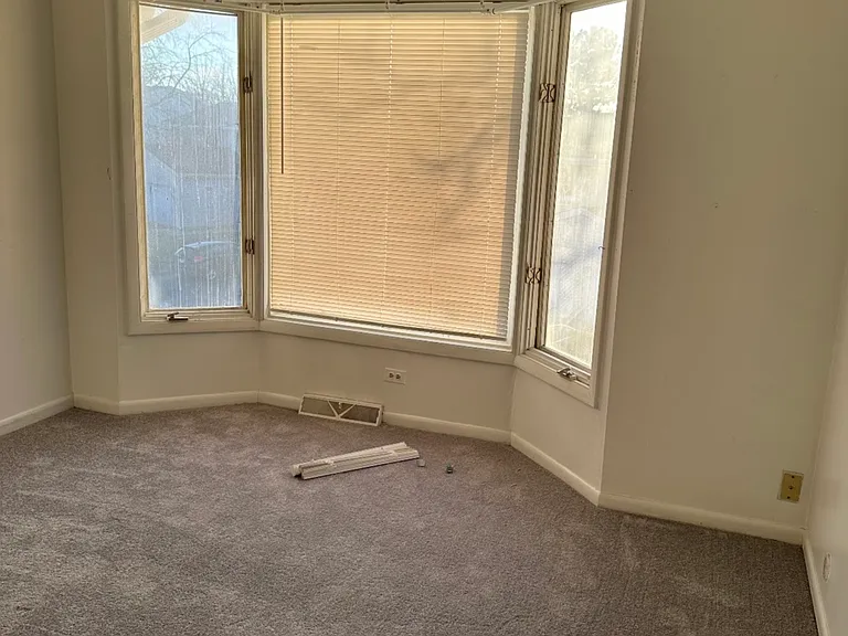 533 Thomas Rd — Photo 10