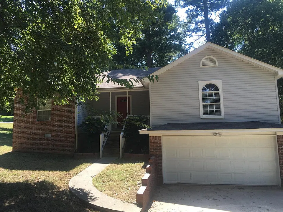 1215 Doyle Dr
