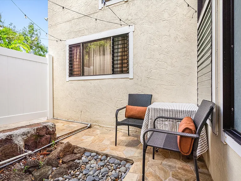 7438 Mokuhano Pl #B — Photo 6