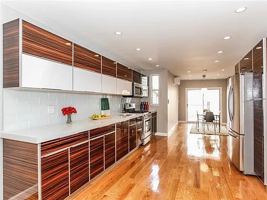 Sold by Avenue Sotheby's International Realty | media 3