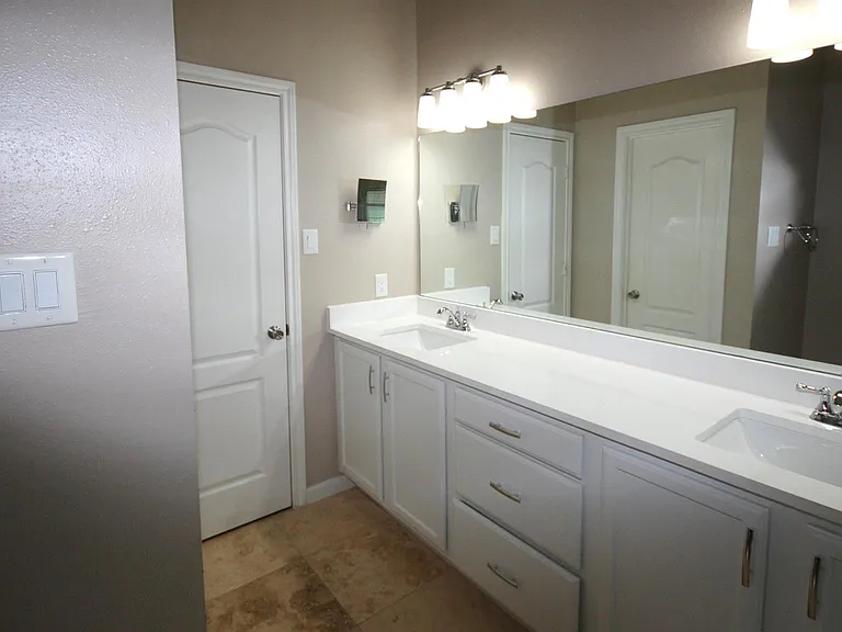 21818 Windsor Castle Dr — Photo 9
