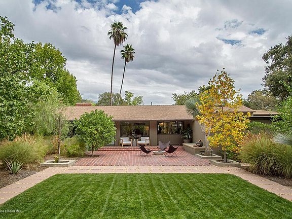 4th image of 910 Linda Vista Ave