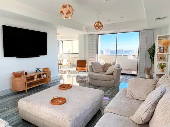 350 S John Q Hammons Parkway #8d, Springfield, MO 65806