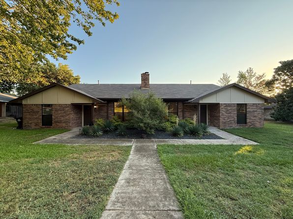 126 Hollyhill Ln