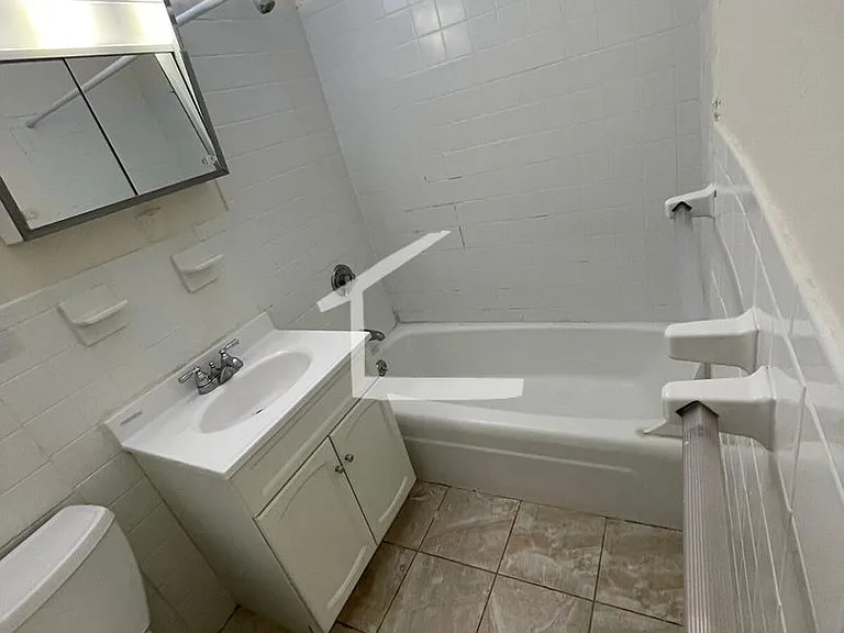 86 Gardner St #2B — Photo 8